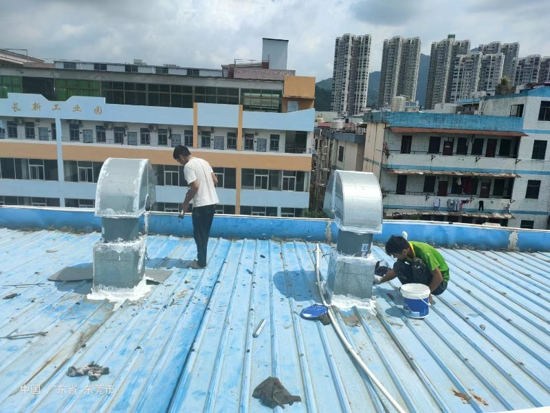 兴山钢结构屋面涂料维修方法